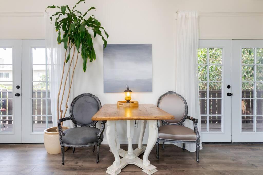Casa de férias Take It Easy On The Porch In A Hollywood Hideaway *